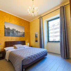 Camera grande con letto king size